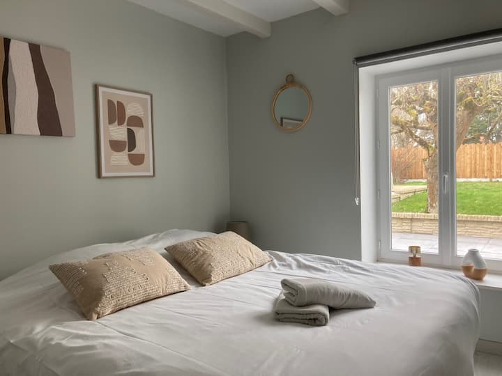 CAMA DE 160*200, habitación tranquila en la planta baja con vistas al jardín y, POR LO TANTO, EN UN LUGAR TRANQUILO