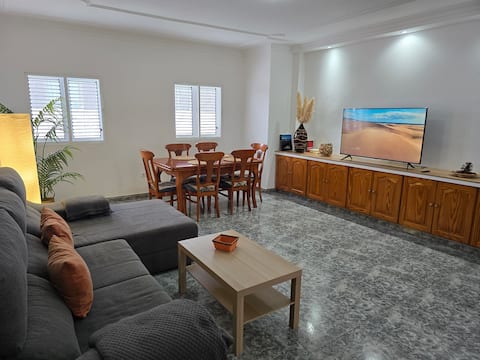 Top Airbnb: Yolanda's Apartments, Pozo enjoy apartment 2 en Santa Lucía De Tirajana