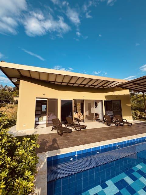 Villa Celeny - Private Pool, Mountain View