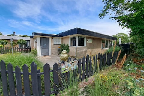 10-person vacation home with Jacuzzi and fireplace