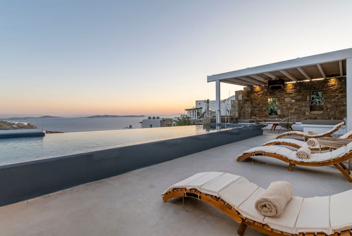 Villa Oggi Mykonos Indoor Jacuzzi