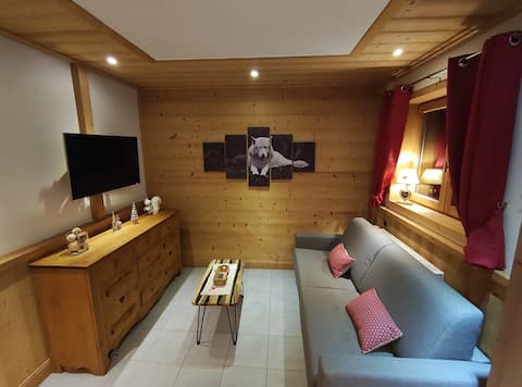 Successful Airbnb property: New 4-person apartment, Champagny/La Plagne in Champagny En Vanoise