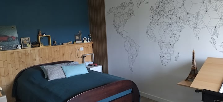 ห้องนอน 1 ชั้นบน - เตียงขนาด 140x190