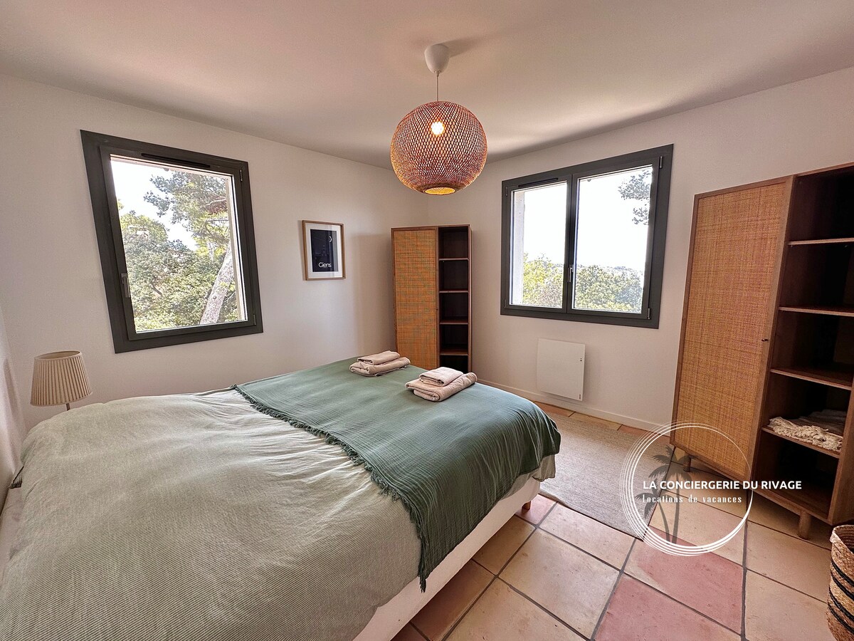 Спалня 4 с двойно легло 180x200 и килер