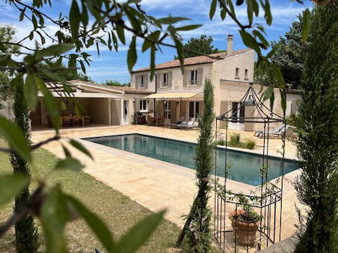 Mas with pool, Eygalières, all at walking distance