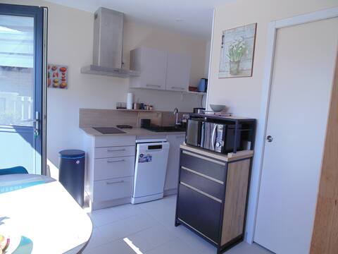 Successful Airbnb property: Independent studio, 2 minutes from the beach, sea view in Ille Et Vilaine