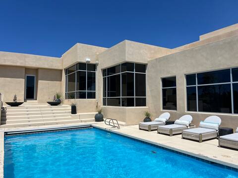 Luxury Home On the Way to Santa Fe