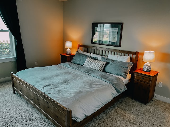 Მთავარი საძინებელი საწოლით