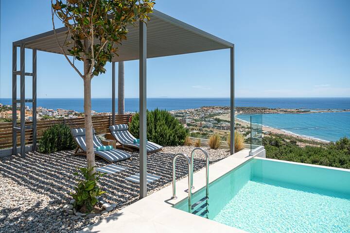 Krystallon East – Superb views, close to the beach gallery image 3