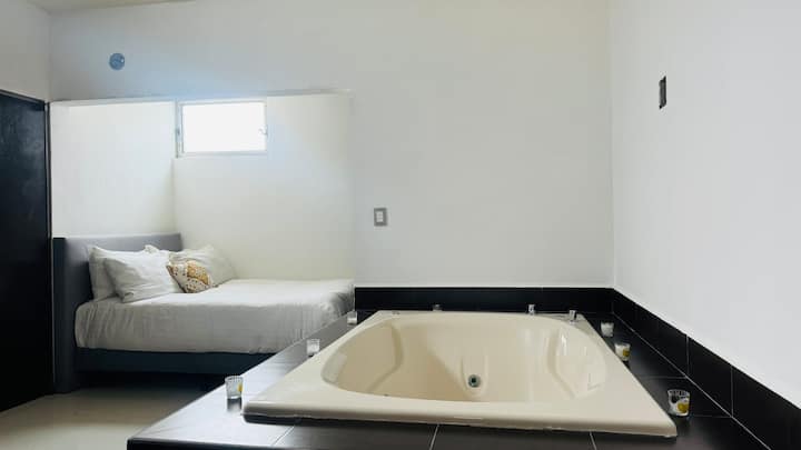 Jaccuzzi ya kujitegemea/kitanda kimoja cha watu wawili