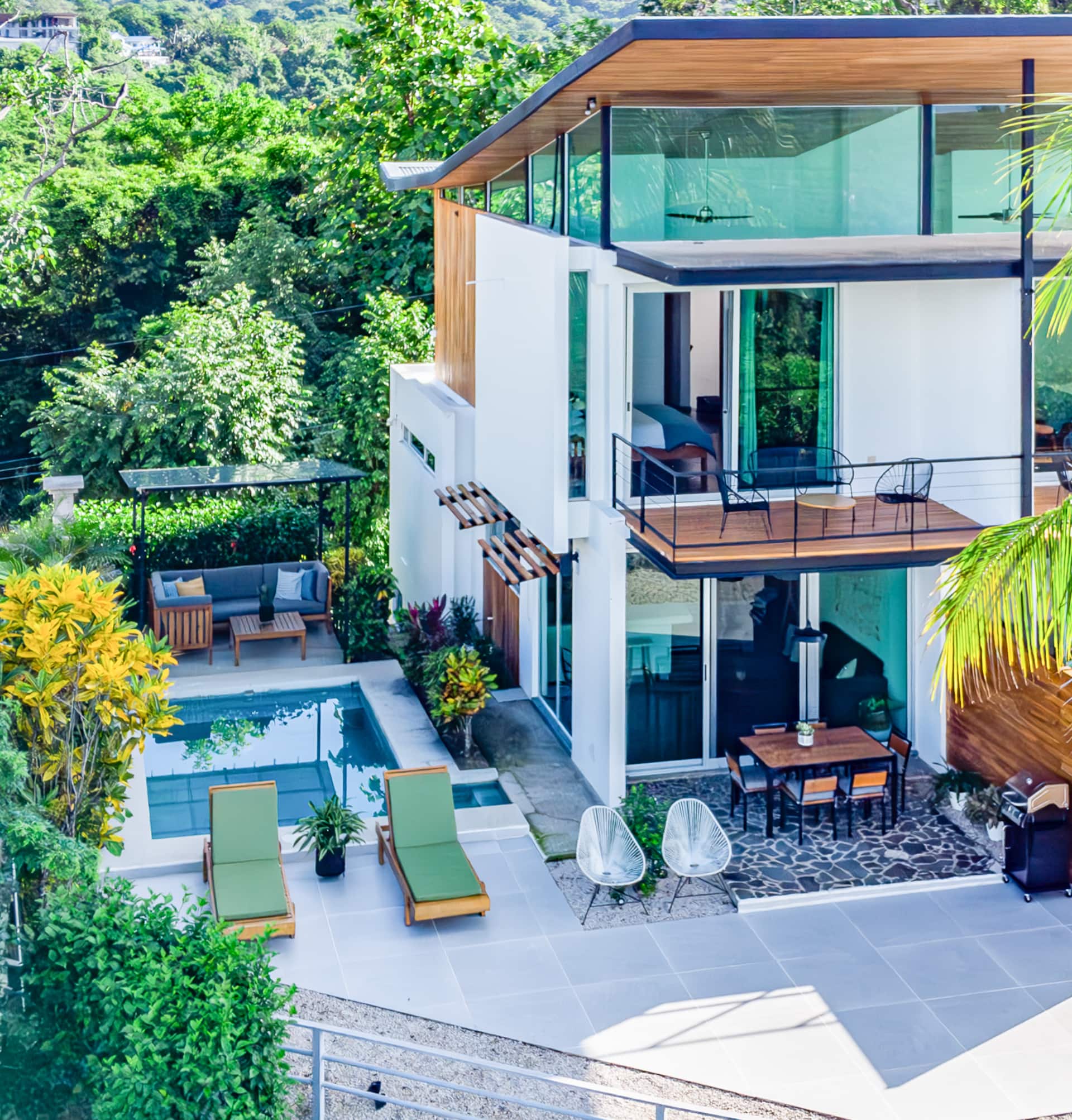 Atemberaubender moderner Meerblick mit privatem Pool