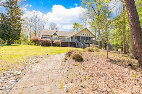 Better Lake Than Never | 4BR Lakefront Sleeps 12