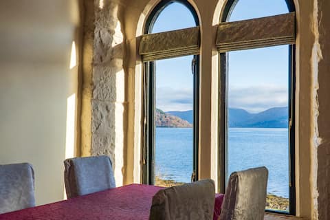 Great April & May Offers: 9BR Spacious Hall Stay