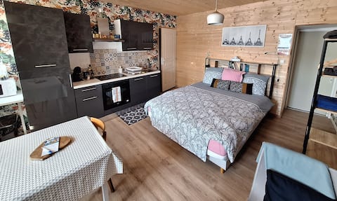 Charming studio near the canal.