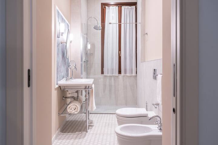 Be Mate Ponte di Rialto Deluxe gallery image 3