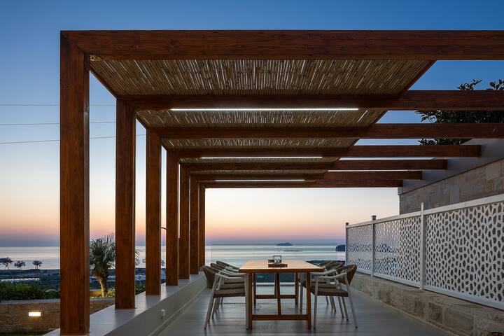 Villa Domenica I Free car & free* heated pool! gallery image 5