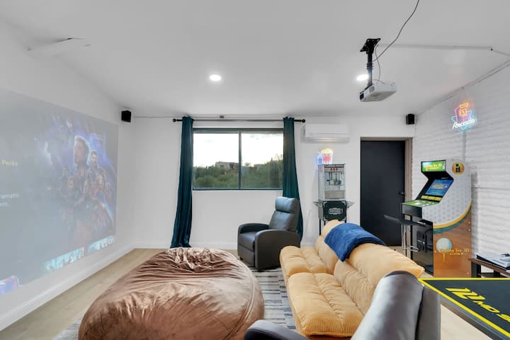 Futon e poltrona a sacco da 2 metri che fungono da due posti letto aggiuntivi