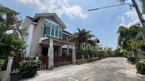 Beautiful Luxury Villa, Surat Thani City