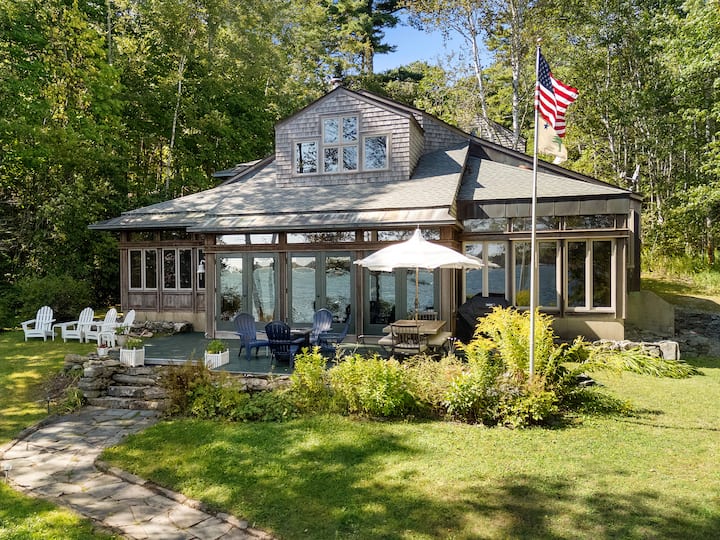 The Lodge at Little Moxie Cove
