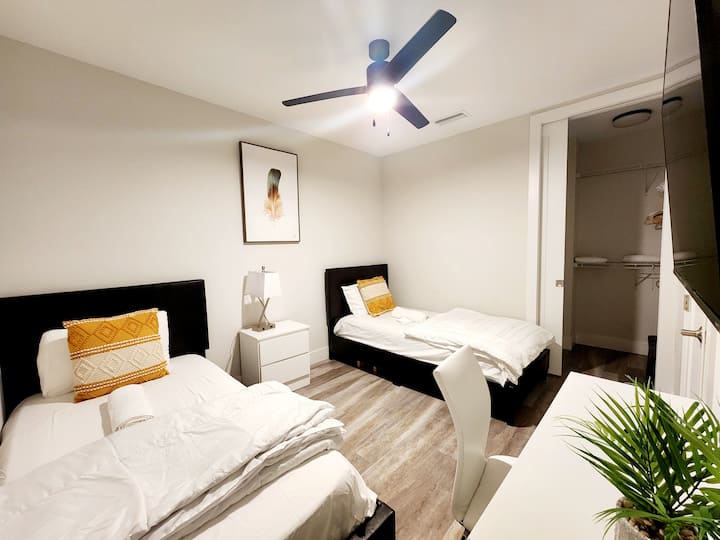 Lux For Group Up To 8/ 5bds W/gym Downtown&beaches - West Palm Beach, FL