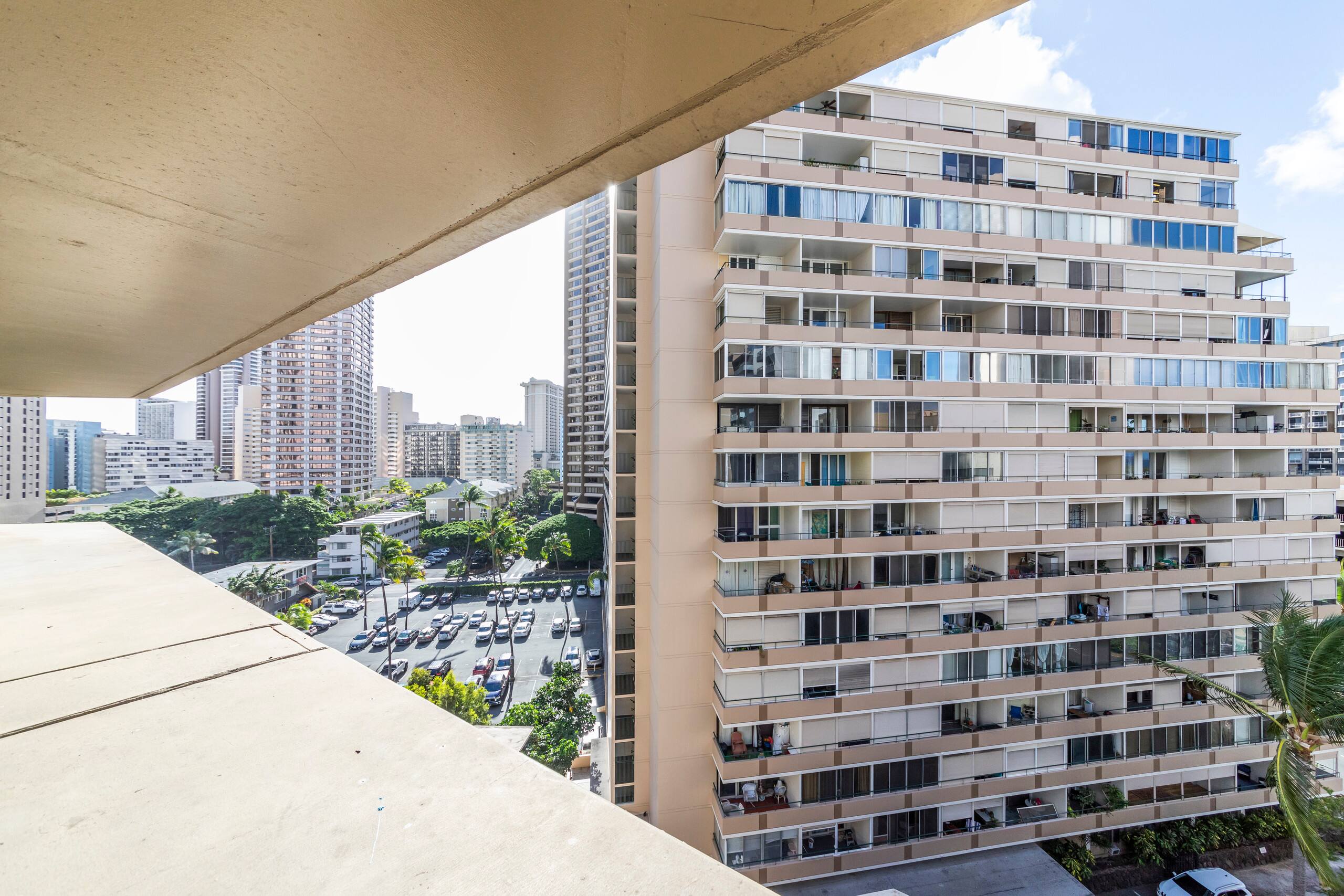 Condo in Honolulu · ★4.63 · 1 bedroom · 2 beds · 1 private bath - Image 7