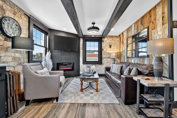 Modern Rustic Loft Suite in Downtown Blue Ridge - Lofts for Rent in ...