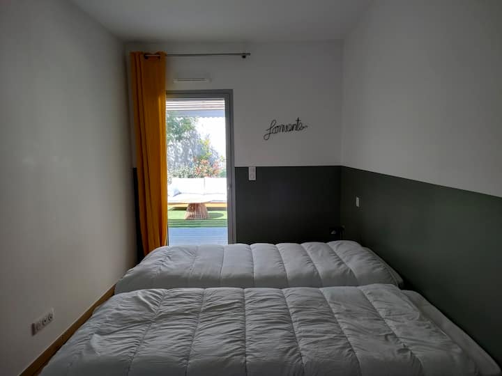 2 lits simples, penderie et climatisation 