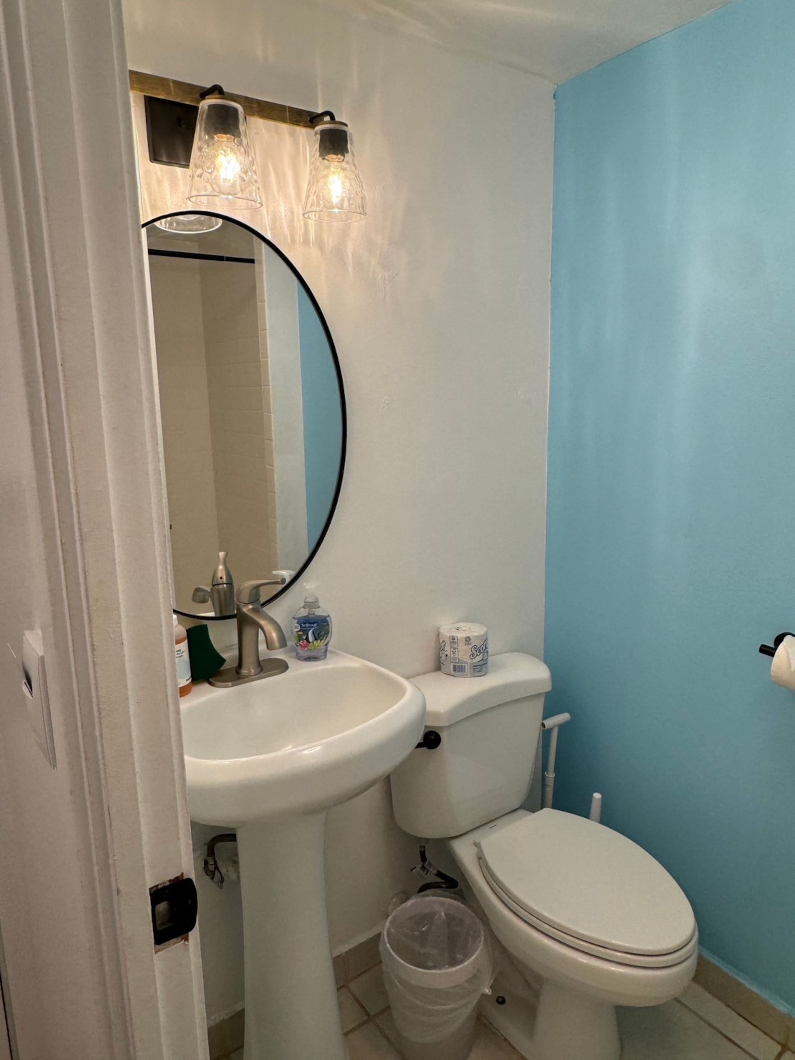 Condo in Honolulu · ★4.73 · Studio · 1 bed · 1 shared bath - Image 15