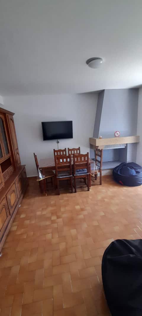 Top Airbnb: Pleasant apartment of 80 m2 in house à Lourdes