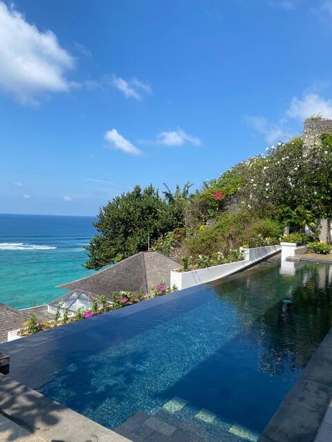 Nusa Dua cliff w/luxury ocean view & private beach