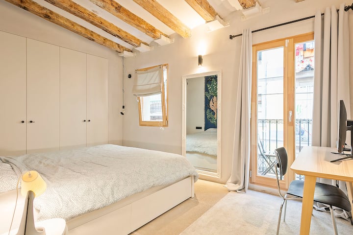 Master Bedroom & Balcony