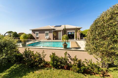 Pool villa with sea+mountain view, farm visit.