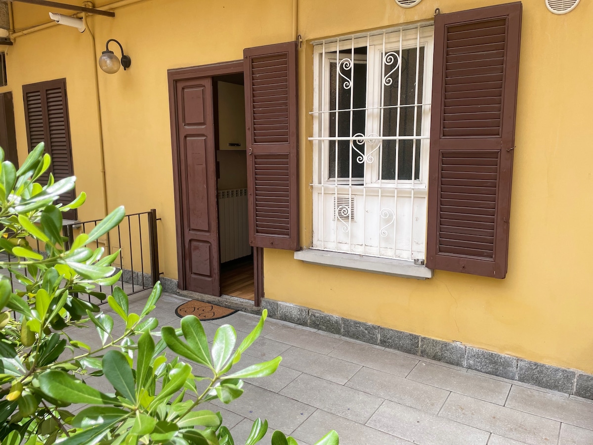 Cozy Milan Stay for 1-2, Near Duomo \u0026 Sempione - Condominiums for Rent in  Milan, Lombardy, Italy - Airbnb, image size:1200x900