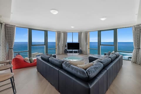 Sky High Apt w/ Ocean Views, Amazing Pool & Park