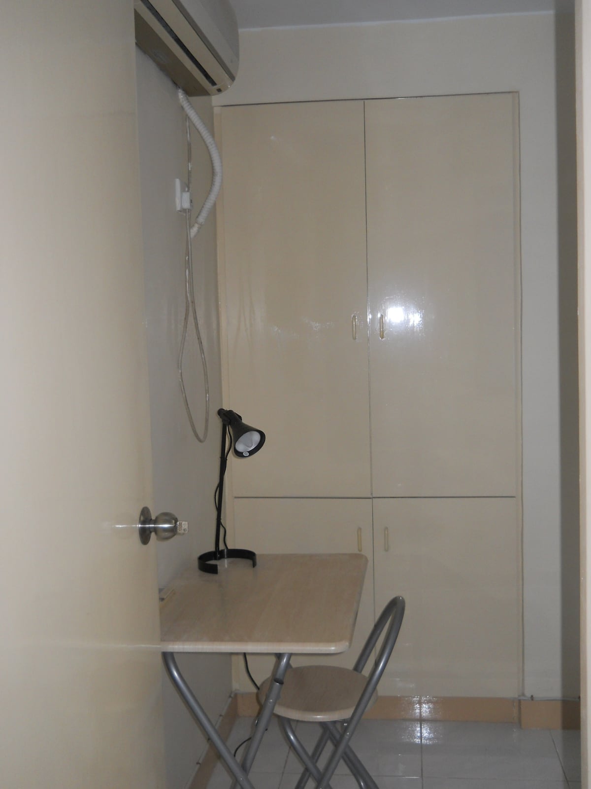 Convenient Room available (SW8b) - Flats for Rent in Hong Kong, Hong ...