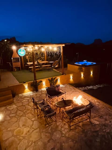 House in Capão ideal for groups| Jacuzzi + View