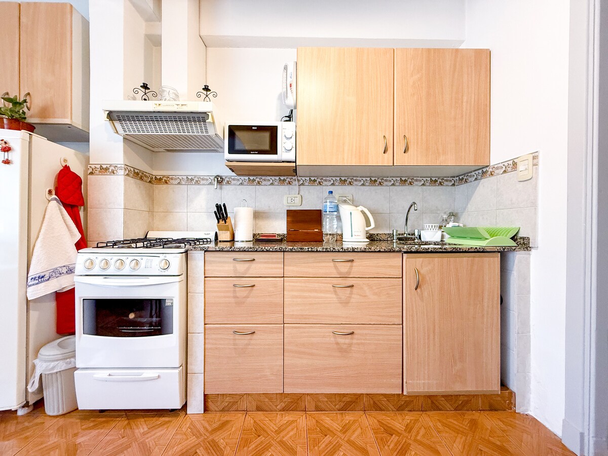 Successful Airbnb property: Cushy & practical studio apartment in Vicente López