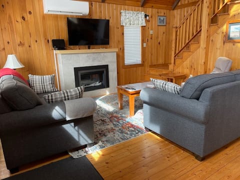 Popular Airbnb listing: WALK to beach - charming cottage in Stanhope in North Shore