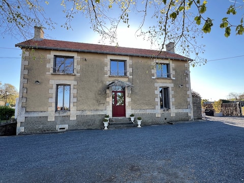 Beautiful cottage near Futuroscope