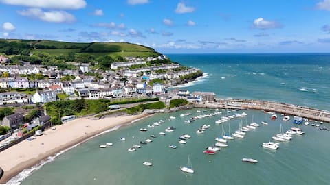 Comfy 3 bed caravan - sea view - pet friendly