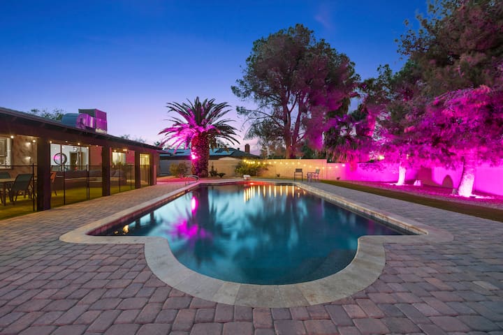 Cold Plunge~ Sauna~ Pool~ Spa~Mini Golf~ Game Room