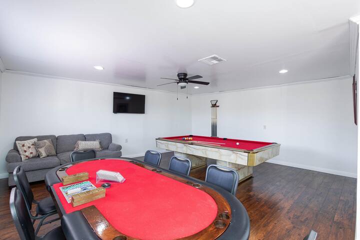 Charming Vegas House | Minutes From The Strip! gallery image 2