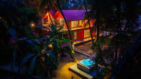 4BR, Jacuzzi, BBQ - StayVista - West Wind @ Goa