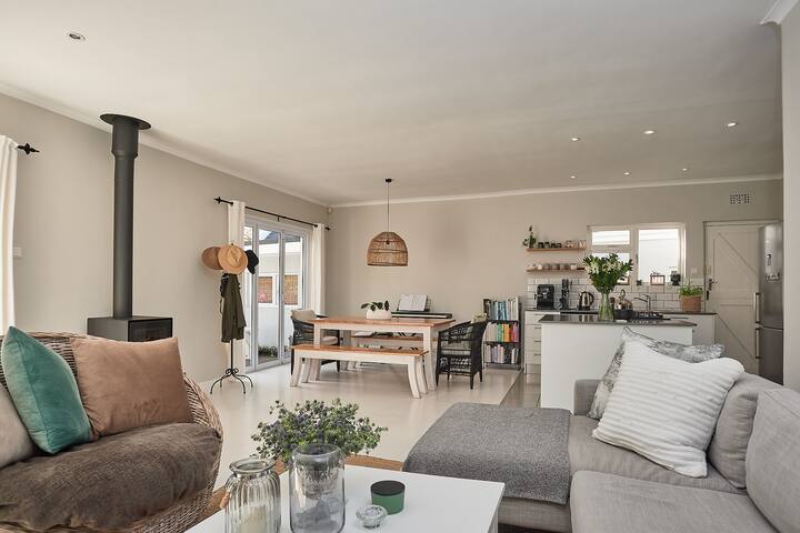 Welcome to Beach Bound, only 300m from the beach gallery image 3