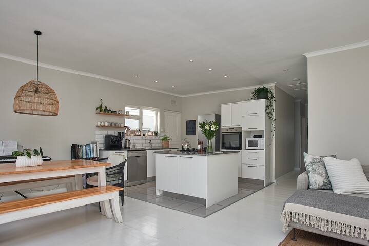 Welcome to Beach Bound, only 300m from the beach gallery image 2