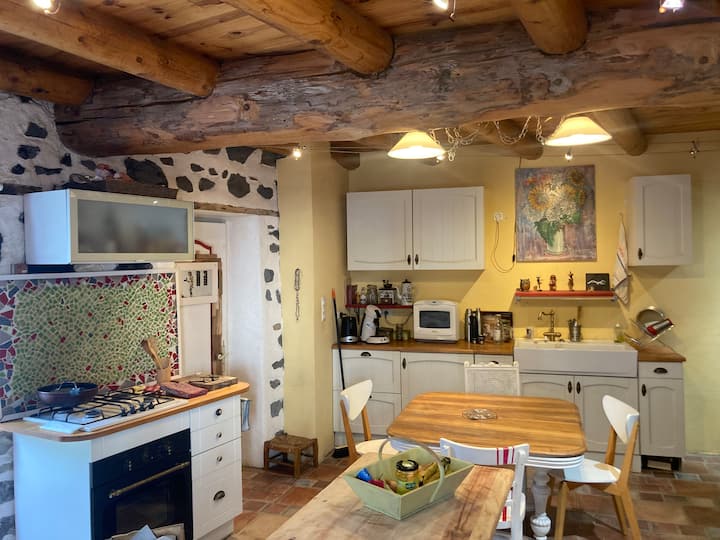 Charmante Maison De Village - Aydat