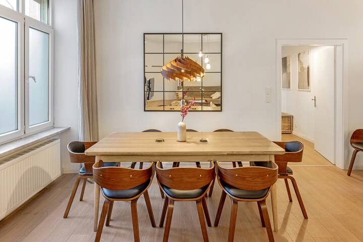 Cosy, Spacious, and Central