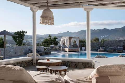 Cycladic Villa w. private pool, near Mykonos Town