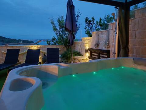 Summer Sky Suite with Jacuzzi