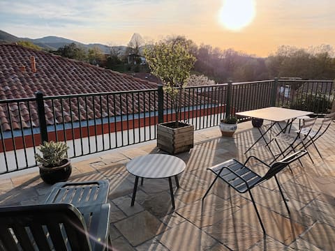 Beautiful 250 m2 house with Rhune view